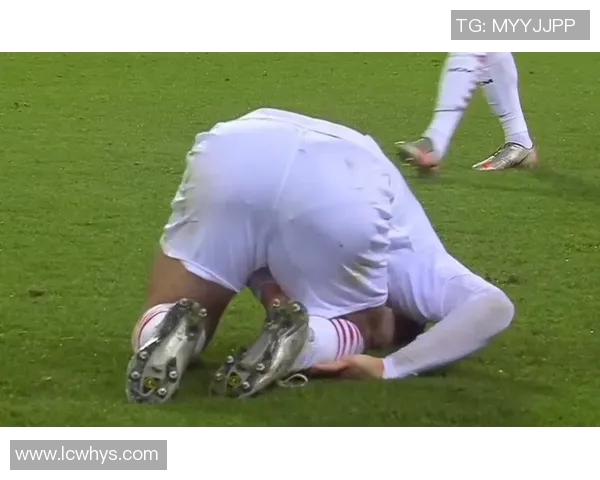 足球球星代言纯棉内裤舒适健康穿搭体验彰显运动时尚魅力