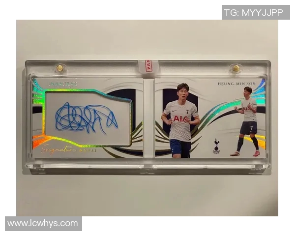 足球直播拆球星卡揭秘真假 你能分辨其中的奥秘吗